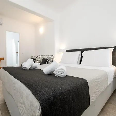 Amaze Imerovigli (Santorini)