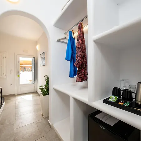 Amaze Imerovigli (Santorini)