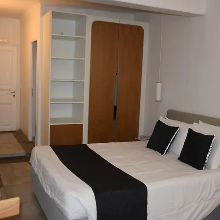 Amaze Hotel