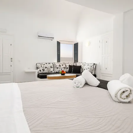 Amaze Hotel Imerovigli (Santorini)