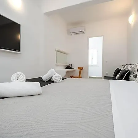 Amaze Hotel Imerovigli (Santorini)