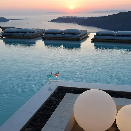 Amaze 5* Imerovigli (Santorini)