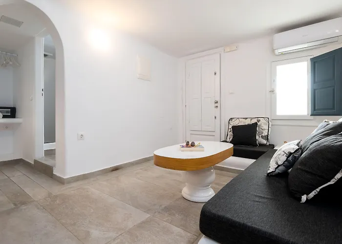 Amaze Hotel Imerovigli (Santorini)