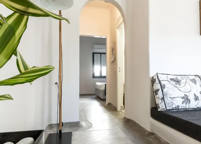 Amaze Hotel Imerovigli (Santorini)