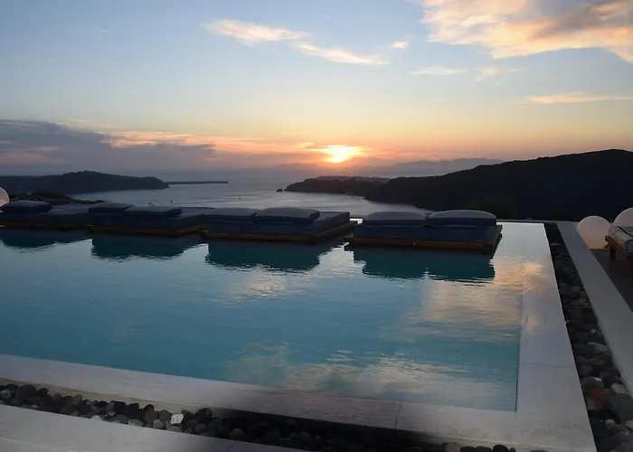 Amaze Hotel Imerovigli (Santorini)